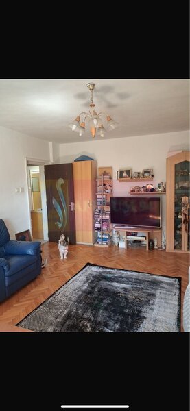 Vanzare apartament 4 camere zona Unirii-stradal