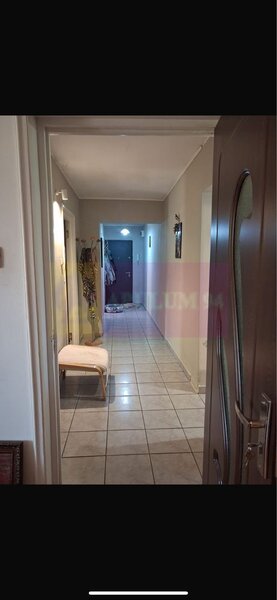 Vanzare apartament 4 camere zona Unirii-stradal